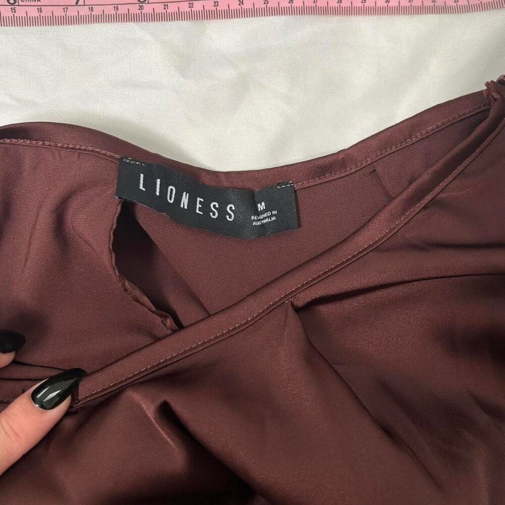 Burgundy Lioness Turlington Satin ruffled asymmetrical mini skirt 🖤 - Picture 2 of 5
